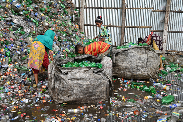 Jasa Pemulung dalam memilah sampah