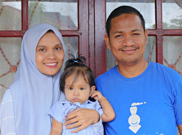 Rahmad Maulizar bersama anak istri