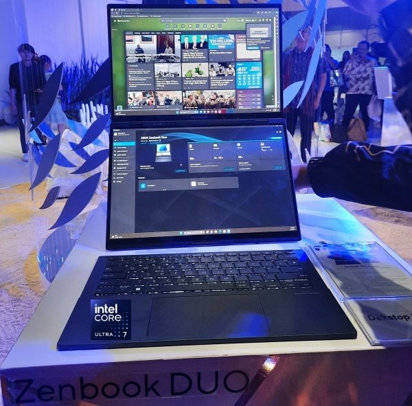 Laptop Dua Layar ASUS Zenbook DUO